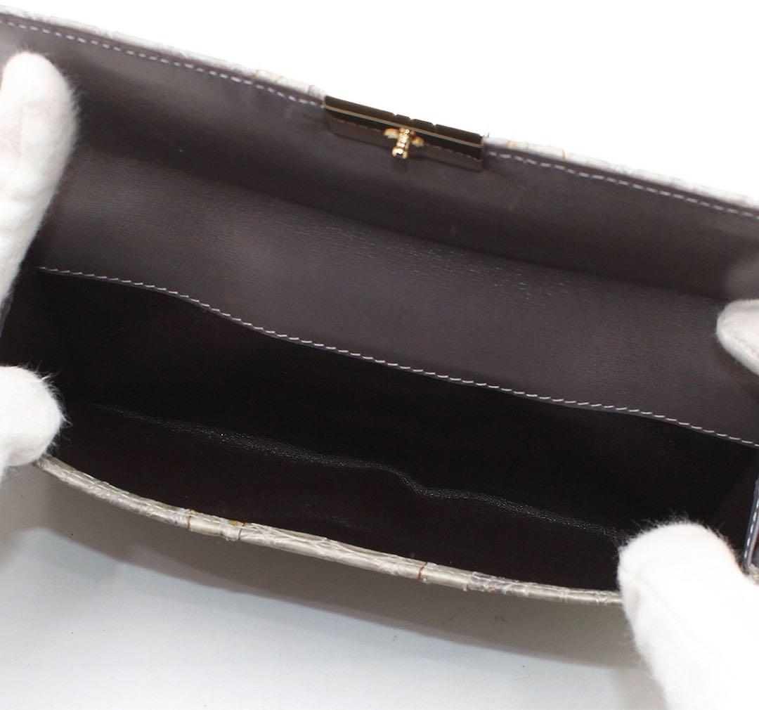 Wホック 二つ折り長財布