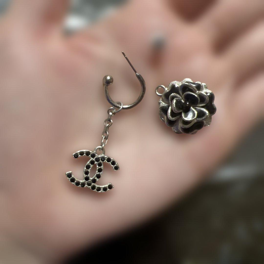 シャネル　CHANEL ココマーク　カメリア　ピアス　マルチカラー　片耳のみ 特別価格】美品❤︎CHANELシャネル カメリア ココマーク ピアス