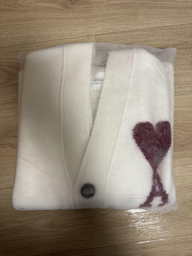 【正規品】完売品　Ami Paris アミパリス　ニットXSサイズ　カーディガン