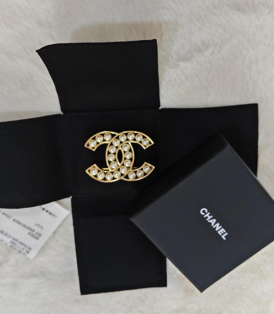 CHANEL パール CCロゴ ブローチ