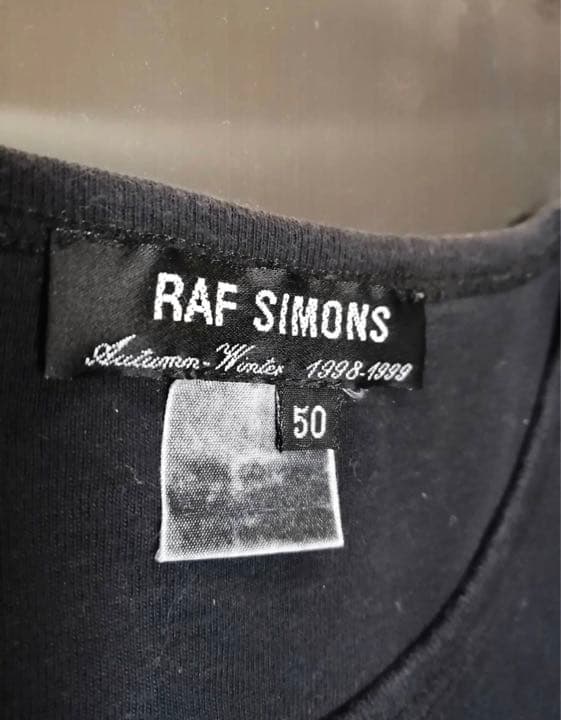 品質が完璧 raf 流行に simons 【稀少】RAF SIMONS RAF ロングスリーブ