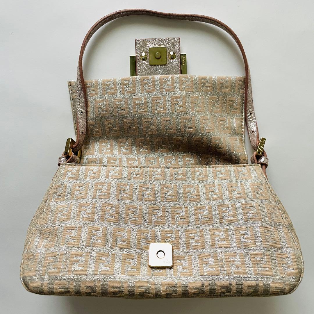 FENDI ベージュ ショルダーバッグ