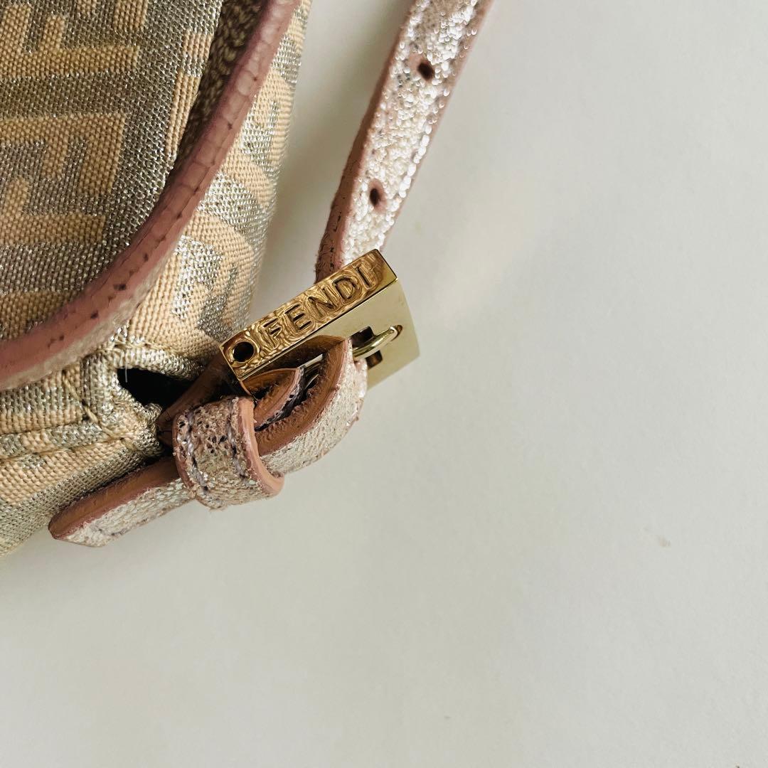 FENDI ベージュ ショルダーバッグ