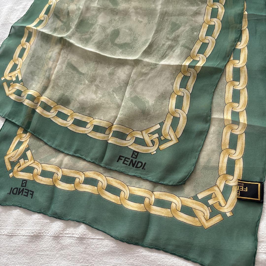 FENDI シルク　ストール　イタリア製　フェンディ　チェーン　グリーン系