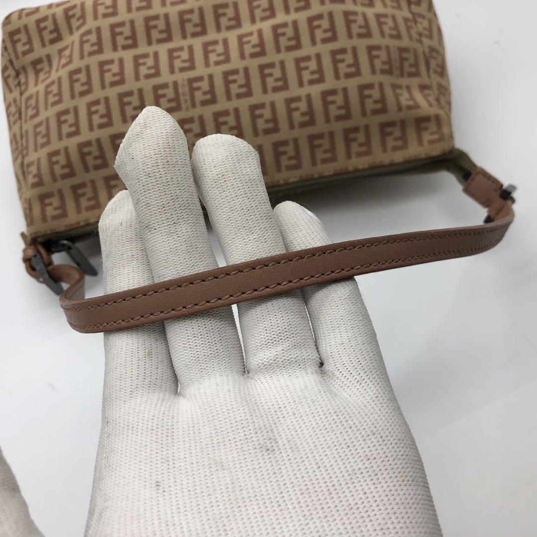 美品　FENDI フェンディ ズッキーノ　アクセサリーポーチ　ワンショルダー 美品✨FENDI フェンディ ズッキーノ アクセサリーポーチ ワン