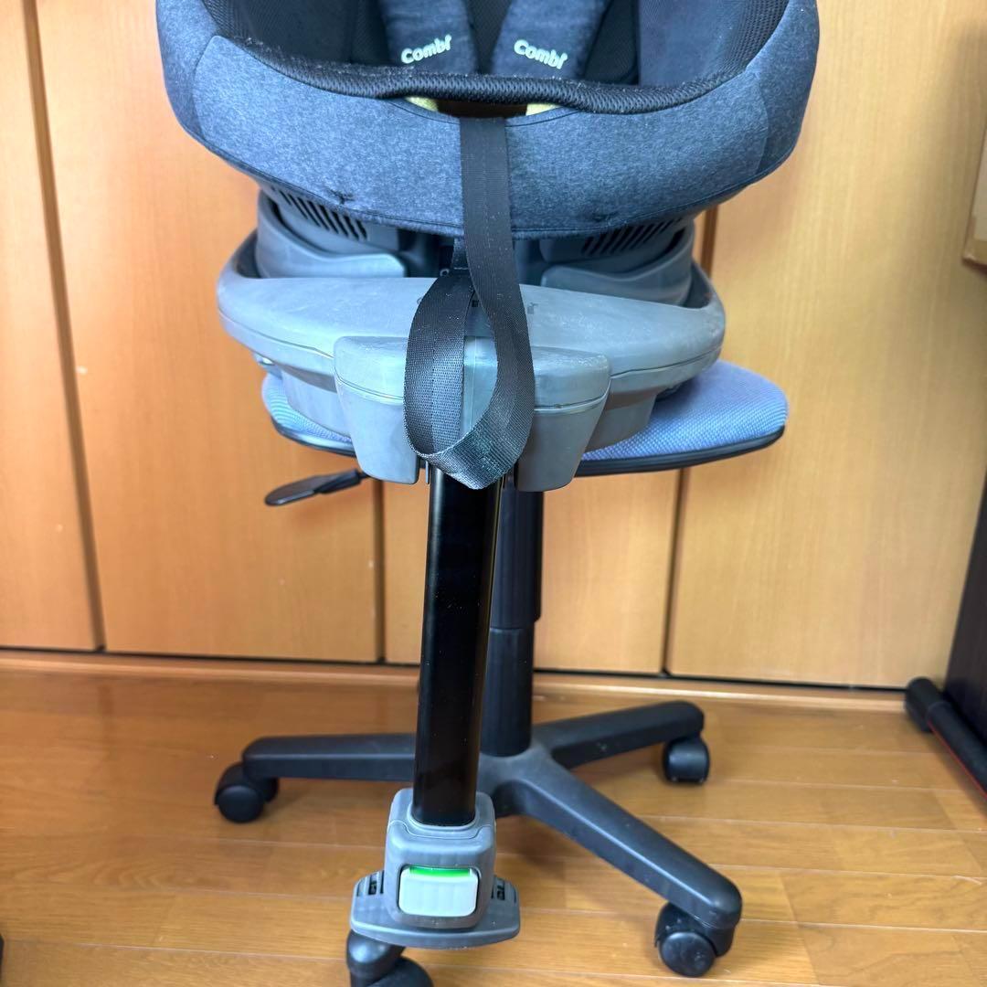 【美品】コンビ ISOFIX THE S ISOFIX チャイルドシート　グレー
