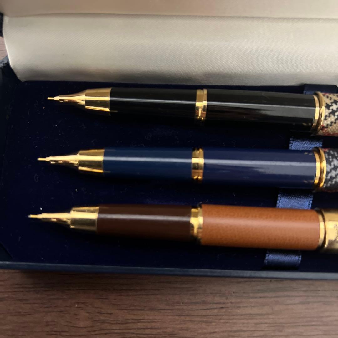 廃盤品】バーバリー シャーペン ケリー 黒軸 青軸 革張り軸 3本セット