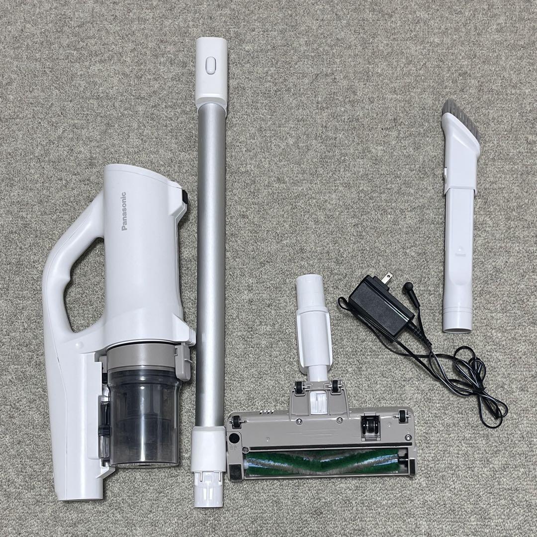 Panasonic　パナソニック　充電式掃除機　MC-SB32J　2022年製