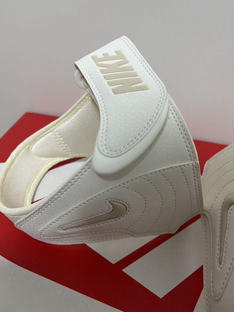 新品未使用  NIKE  アジャスト フォース サンダル