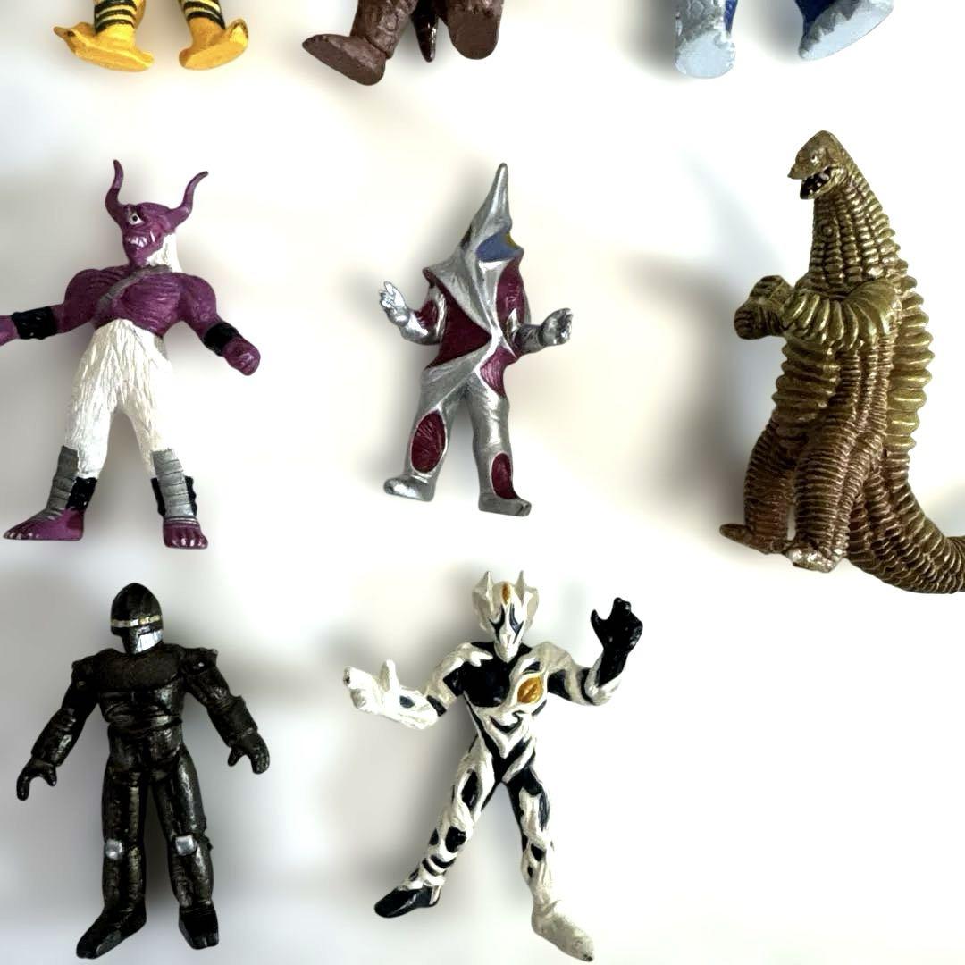 怪獣フィギュア　ウルトラマン　怪獣　ミニチュア