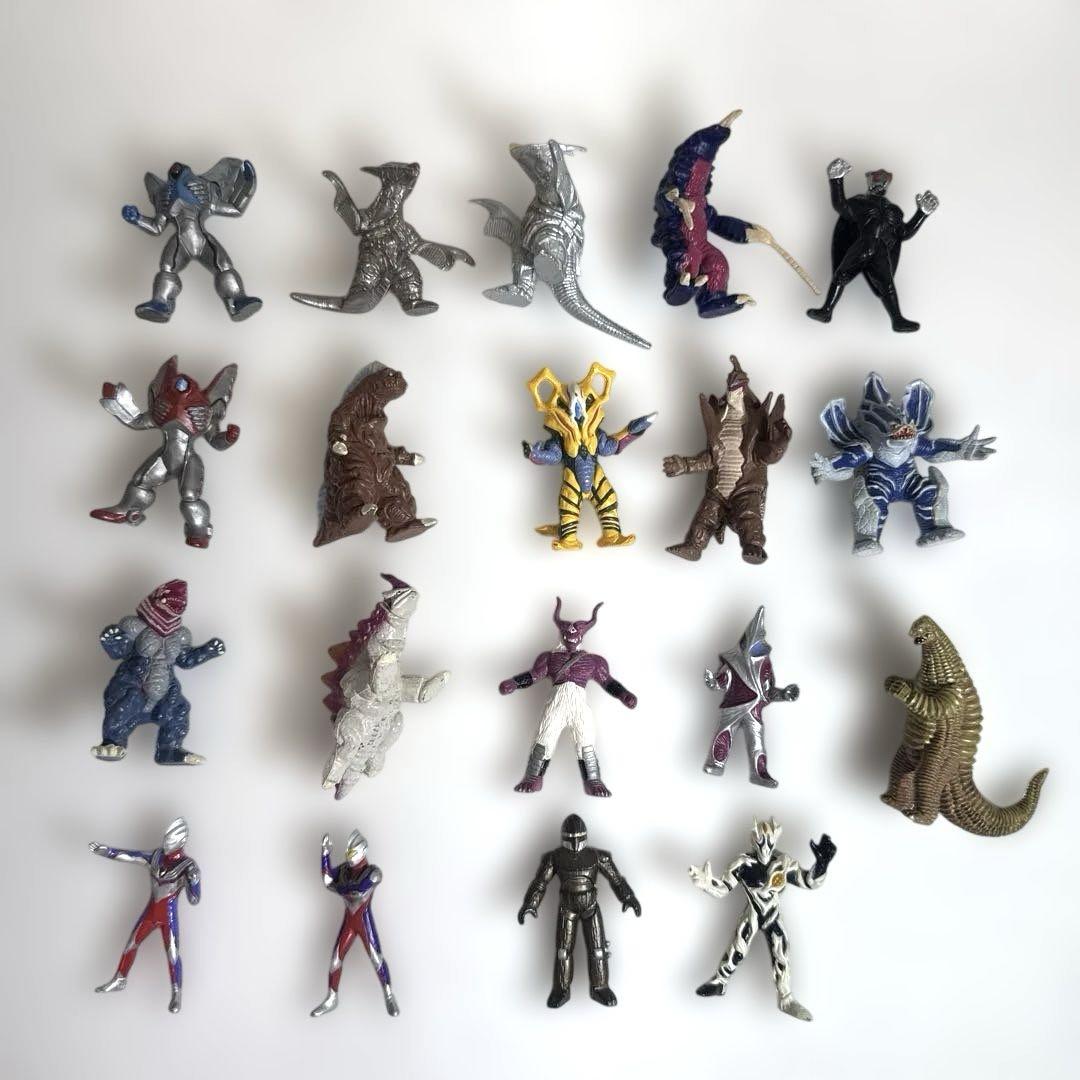 怪獣フィギュア　ウルトラマン　怪獣　ミニチュア