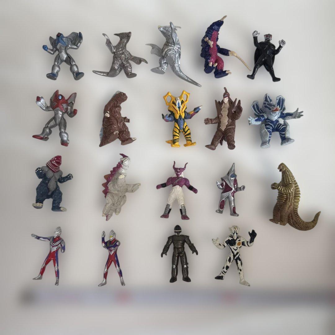怪獣フィギュア　ウルトラマン　怪獣　ミニチュア