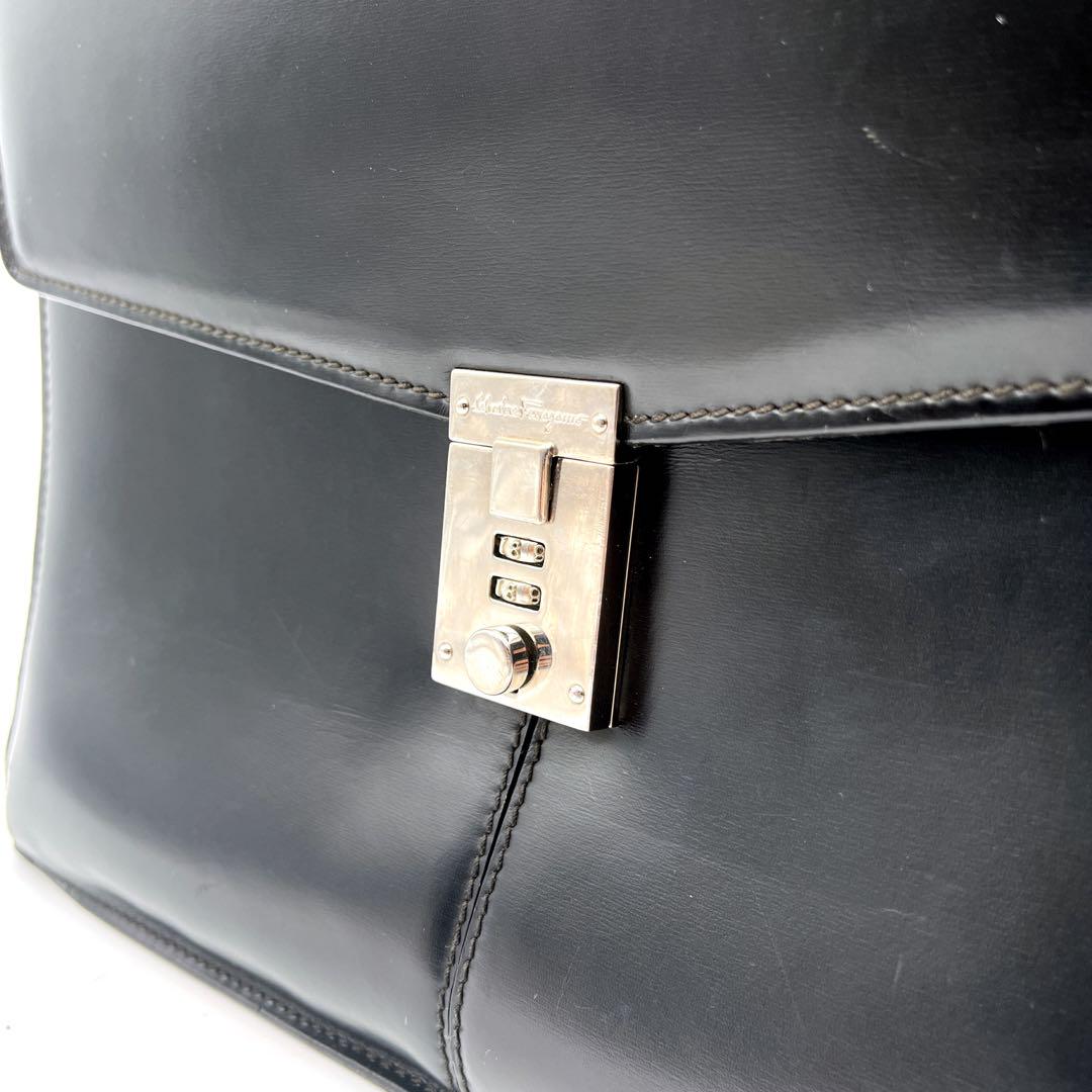 美品】Salvatore Ferragamo ビジネスバッグ ブリーフケース 美品】Salvatore Ferragamo ビジネスバッグ ブリーフケース