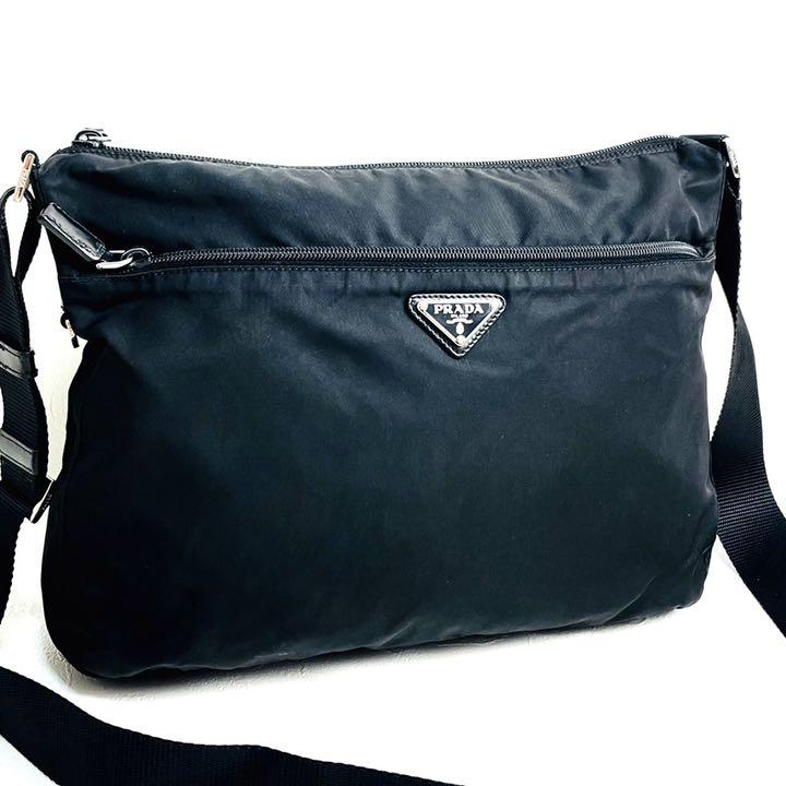 ○美品○プラダ ショルダーバッグ 三角ロゴプレート シルバー金具 入荷しました ●美品●プラダ ショルダーバッグ 三角ロゴプレート シルバー金具 ブラック ショルダーバッグ