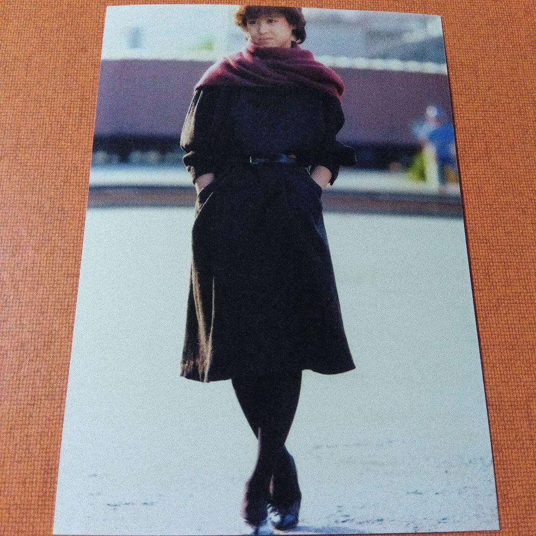 松田聖子 野外全身写真 黒コート - メルカリ 松田聖子 野外全身写真 黒コート - メルカリ