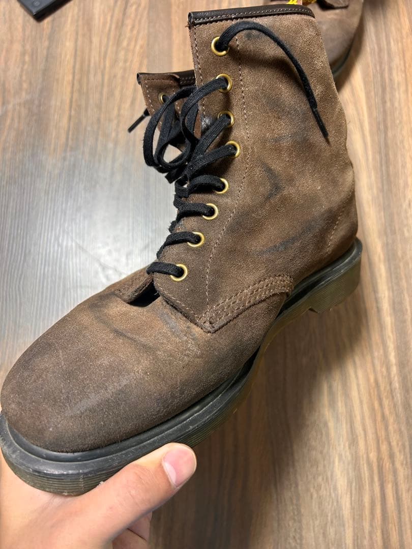 ドクターマーチン　8ホールブーツ　スエード