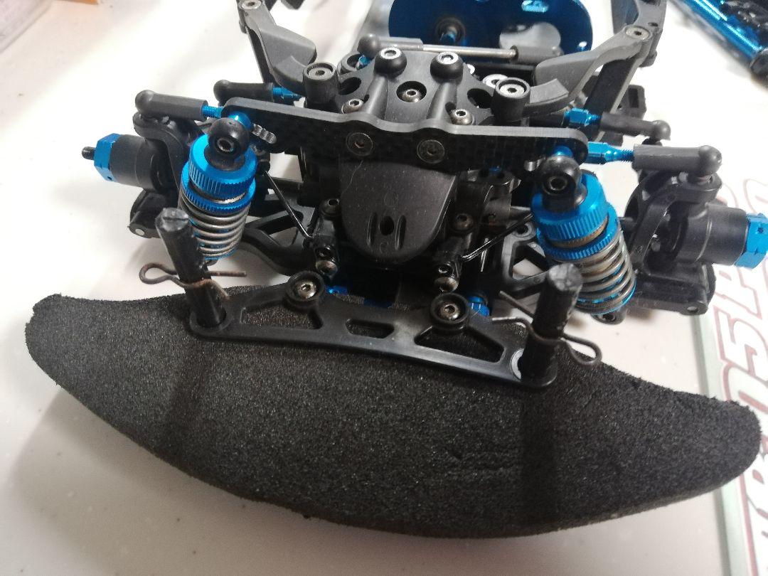 タミヤ TB-05 PRO？ ジャンク TRFダンパー カーボンパーツ多数 タミヤ TB-05 PRO？ ジャンク TRFダンパー カーボンパーツ多数