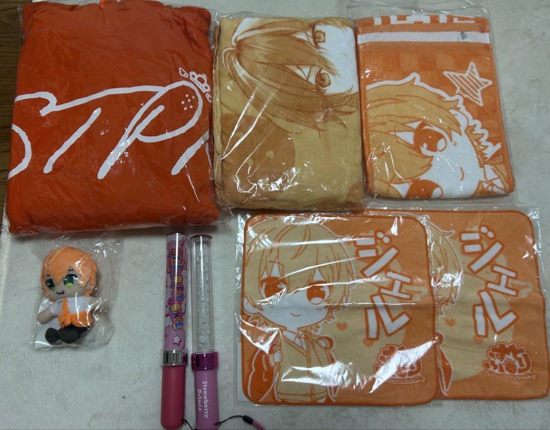 パーカー、マフラータオル、ハンドタオル、ぬいぐるみキーホルダー、ペンライトTシャツ・アパレル