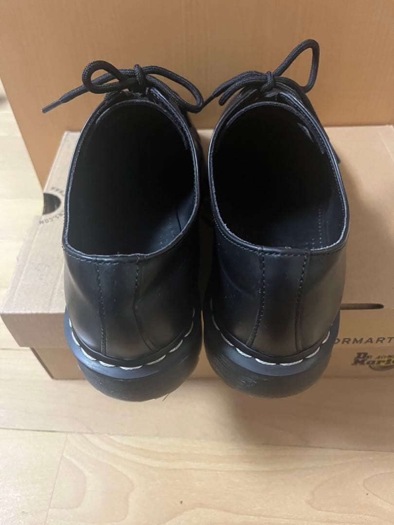 Dr. Martensドクターマーチン ホワイトステッチ 3 ホール US10