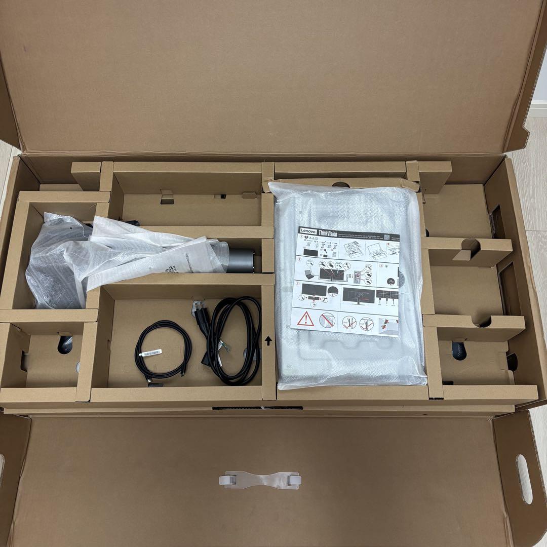 ThinkVision P40w-20 39.7型ウルトラワイドモニタ