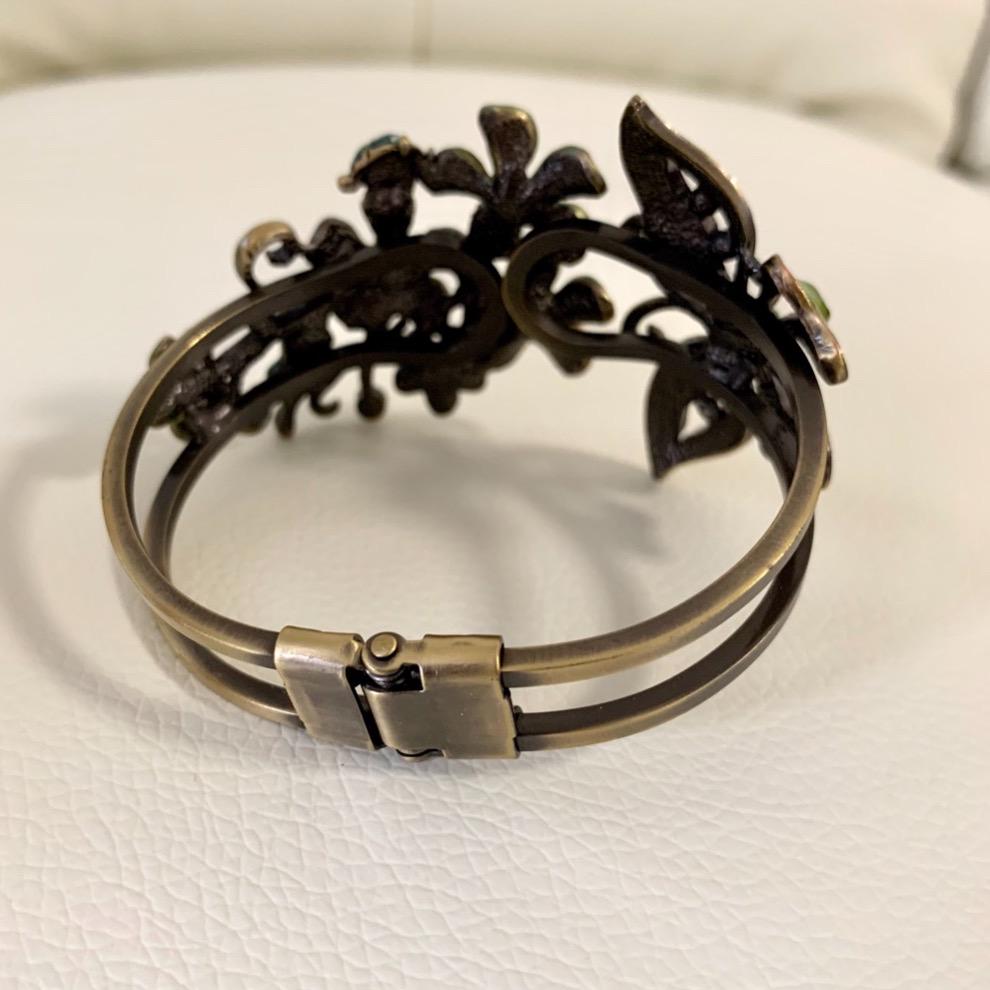 入荷now 買えない フラワー蝶々てんとう虫 バングル ブレスレット - メルカリ アクセサリー