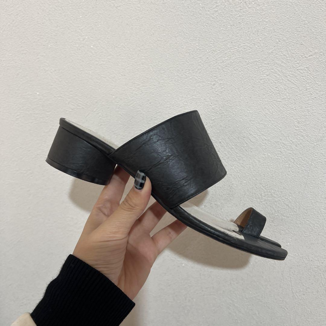 maison margiela黒いトングサンダル 中ヒール 合成皮革