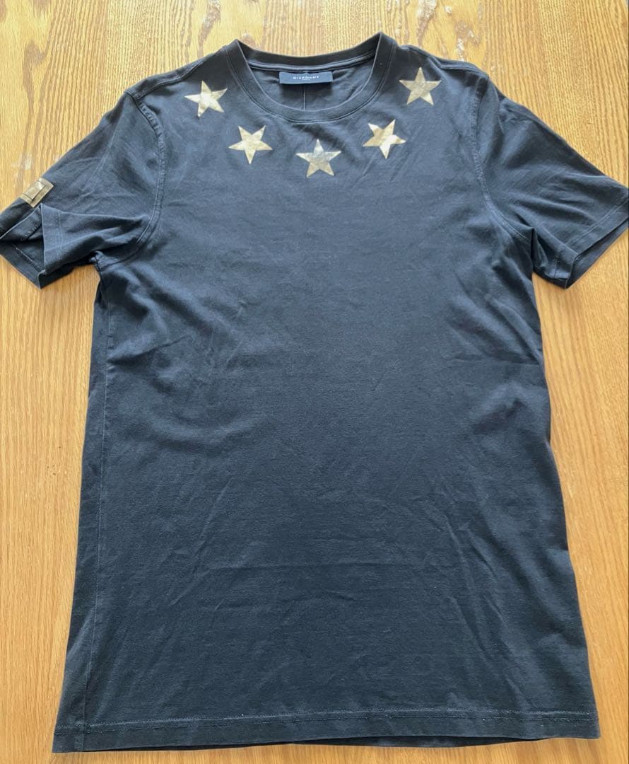 GIVENCHY ブラック Tシャツ 金 星柄 阪急XS SS Givenchy