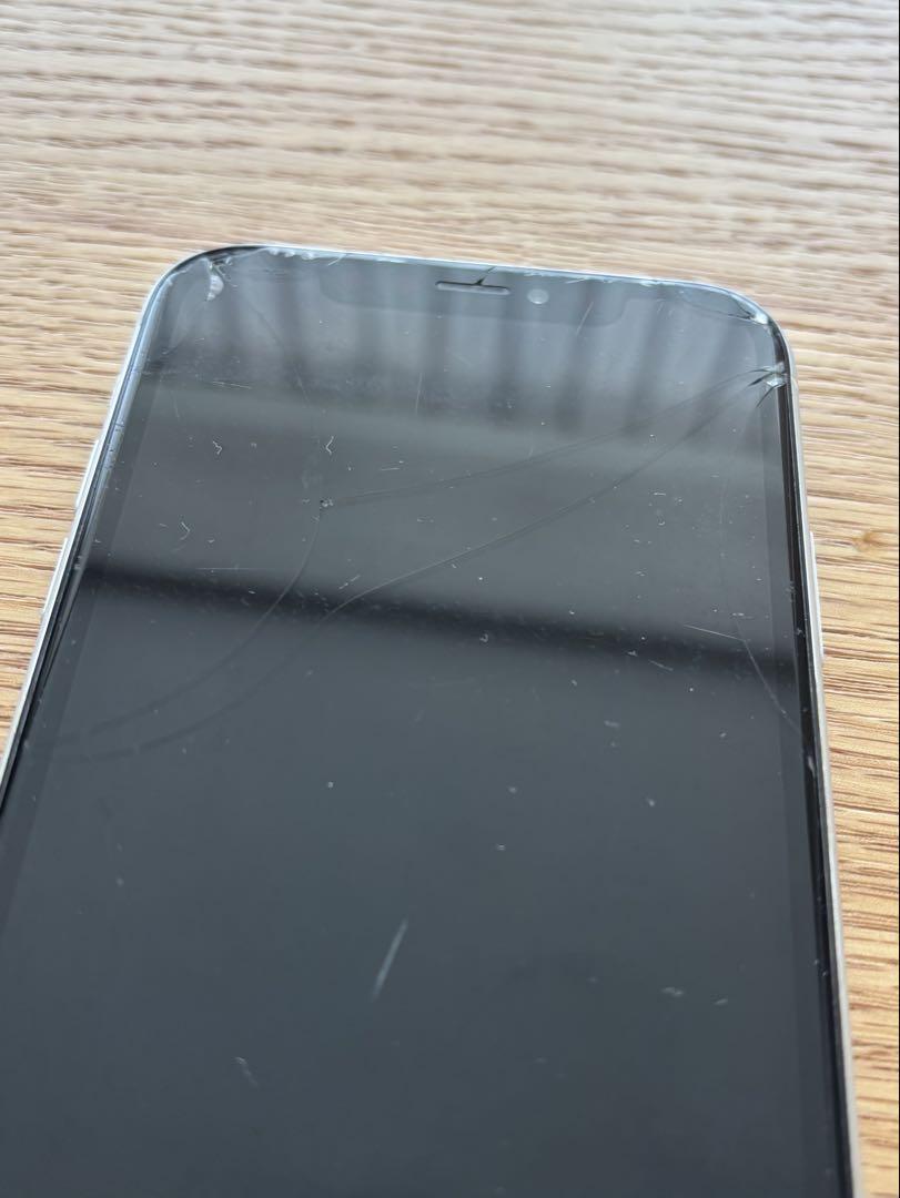 Apple iPhone XR 64GB ひび割れあり