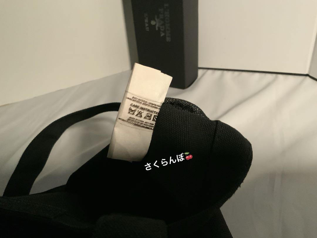 プラダノベルティ　最新ロゴプレート付き//デニム生地　値下げ不可 プラダノベルティ 最新ロゴプレート付き//デニム生地 値下げ不可