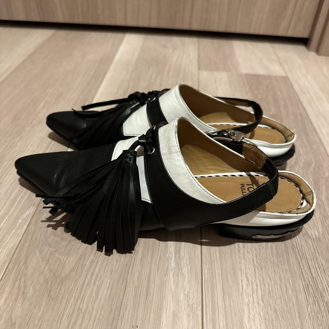 ストラップ付き　パンプス
