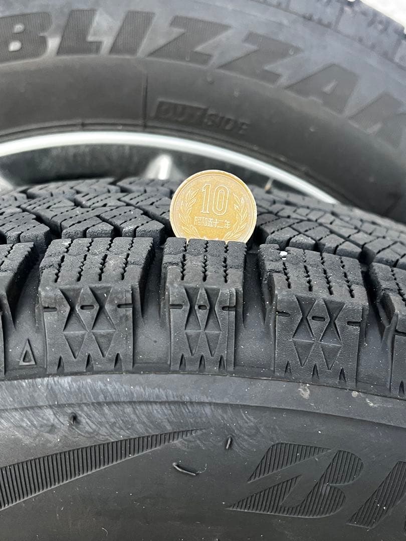 BLIZZAK VRX2スタッドレスタイヤ 15インチ BLIZZAK VRX2スタッドレスタイヤ 15インチ