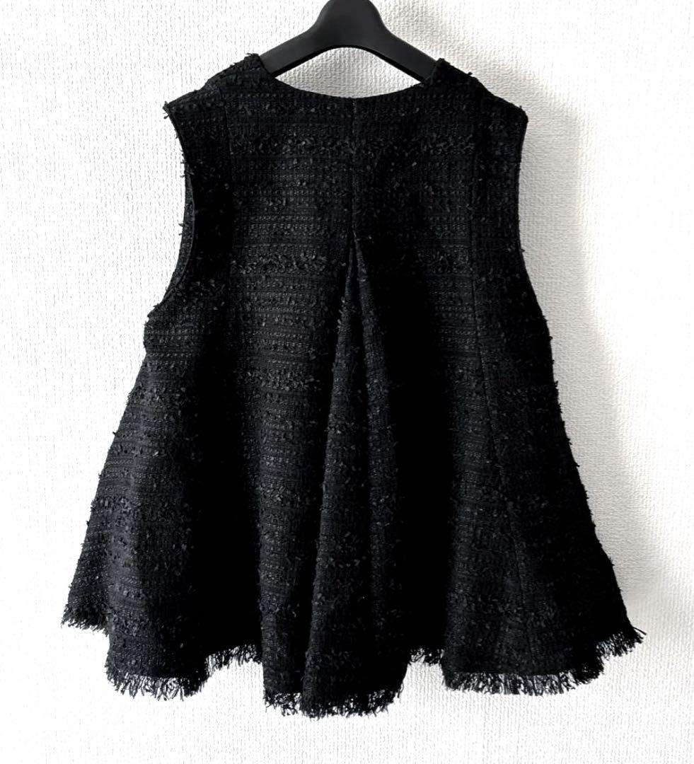 【(^ ^)さま専用⭐️CADUNE】 新品✴︎フリルジレ