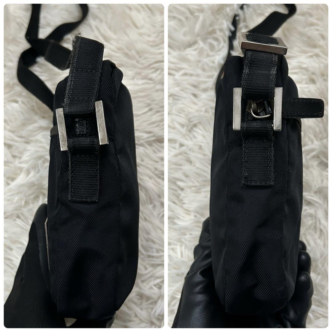 ショルダーバッグ