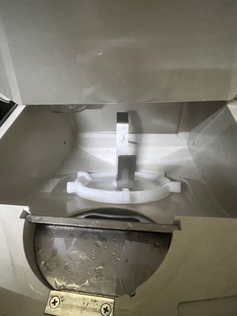 HOMESTAR ICE DISPENSER ホワイト　2018年製