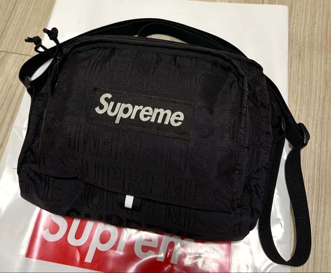 24時間以内発送 完売品 美品 黒色 19ss Shoulder Bag 24時間以内発送 完売品 美品 黒色 19ss Shoulder Bag