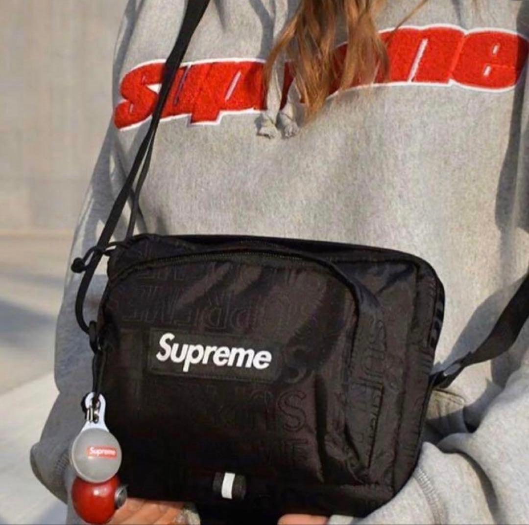 24時間以内発送 完売品 美品 黒色 19ss Shoulder Bag 24時間以内発送 完売品 美品 黒色 19ss Shoulder Bag