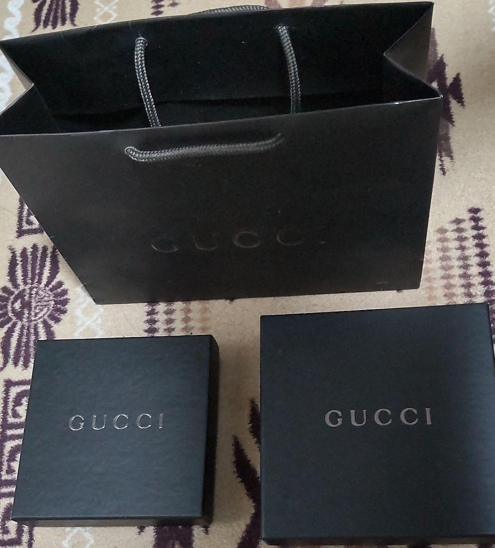 GUCCI空き箱２つと紙袋