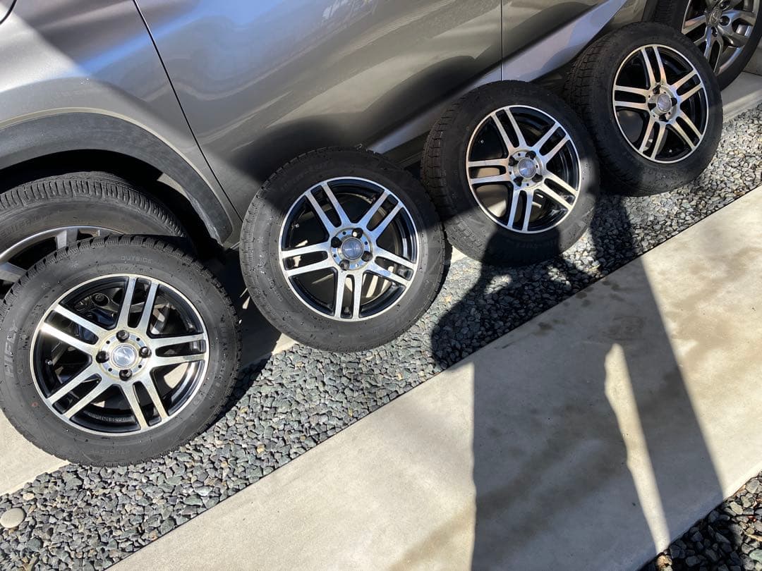 直接引き渡しのみ　2023年　スタッドレスタイヤホイール　175/65R15４本