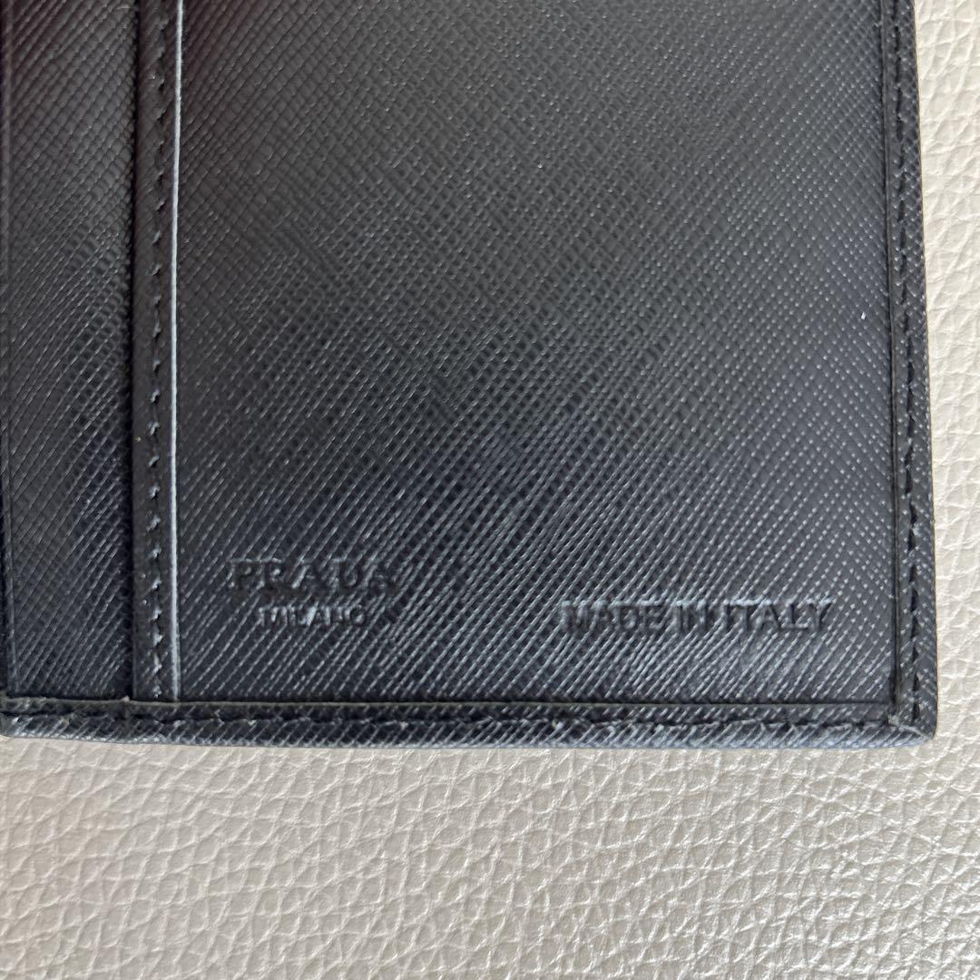 PRADA サフィアーノレザー 二つ折り財布 グレー/ブラック