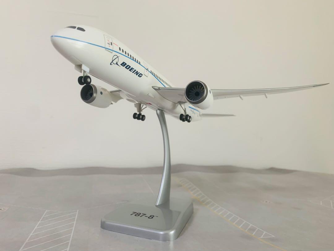 ホーガン製１／２００Ｂ７８７－８ボーイング社塗装完成品スナップフィットモデル