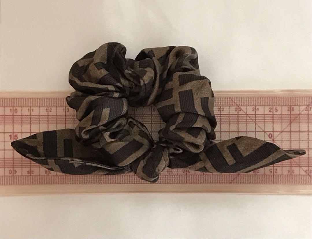 【美品！】FENDI ズッカ柄　シルク製　リボンシュシュ　ヘアゴム　箱付き
