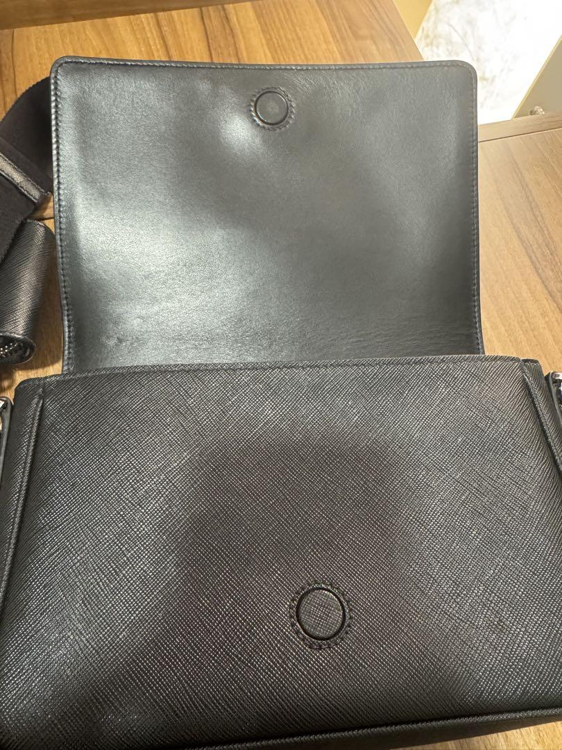 PRADAメンズショルダーバック