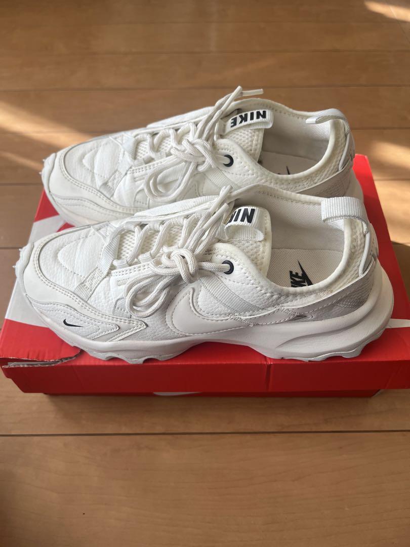 NIKE ホワイト スニーカー