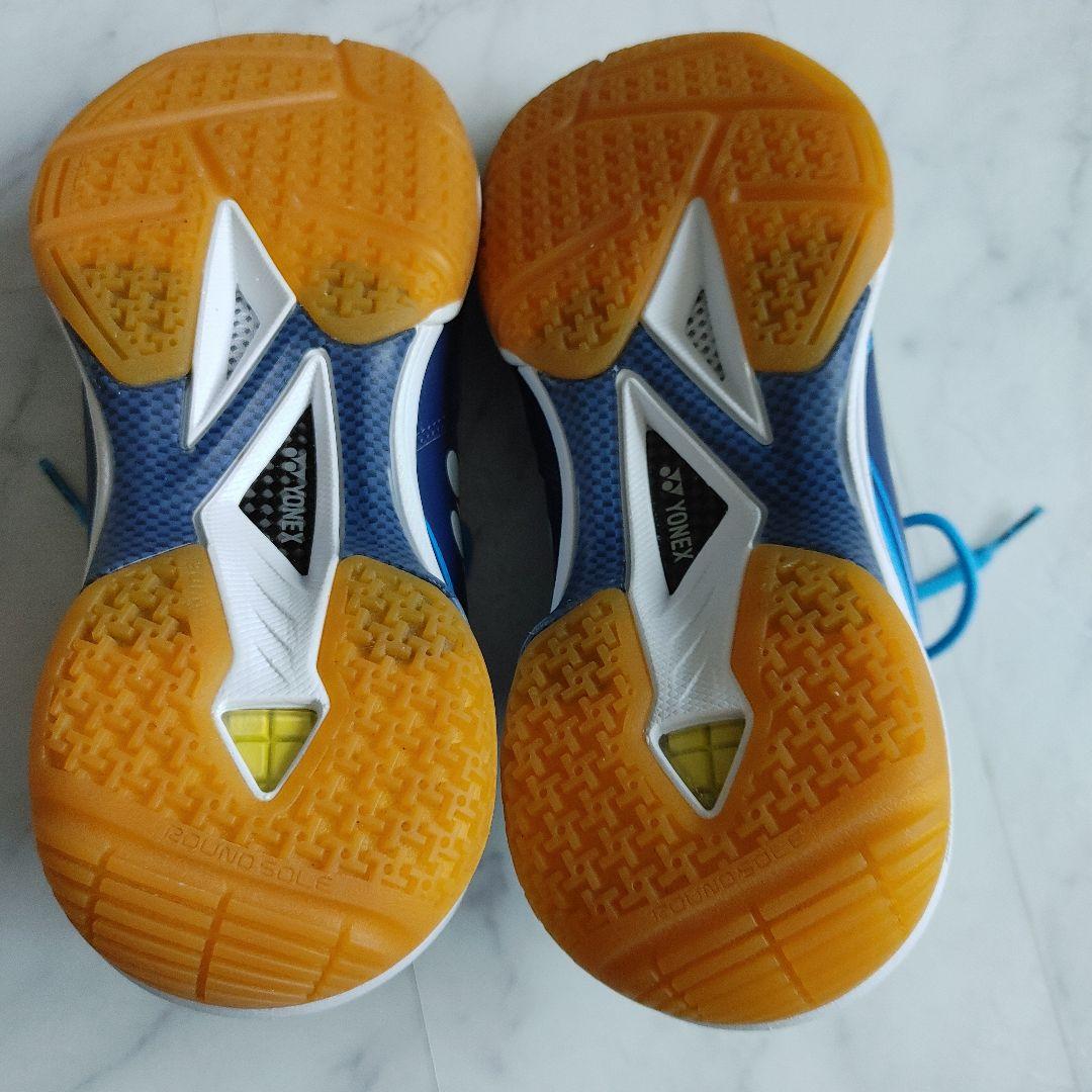 美品　YONEX　バドミントンシューズ65 POWER CUSHION 65