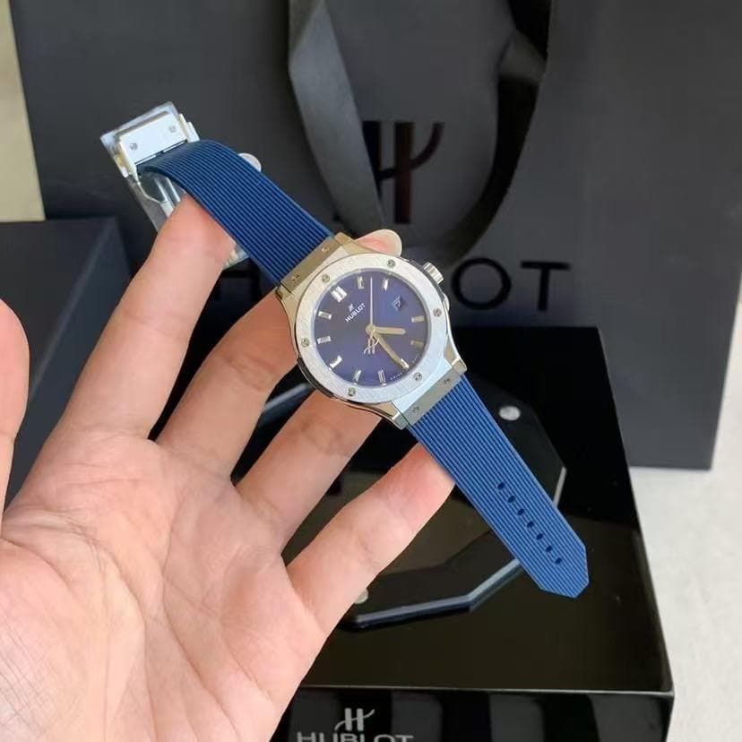 超人氣 自動巻 HUBLOT ウブロ44mm 時計J目立った傷や汚れなし