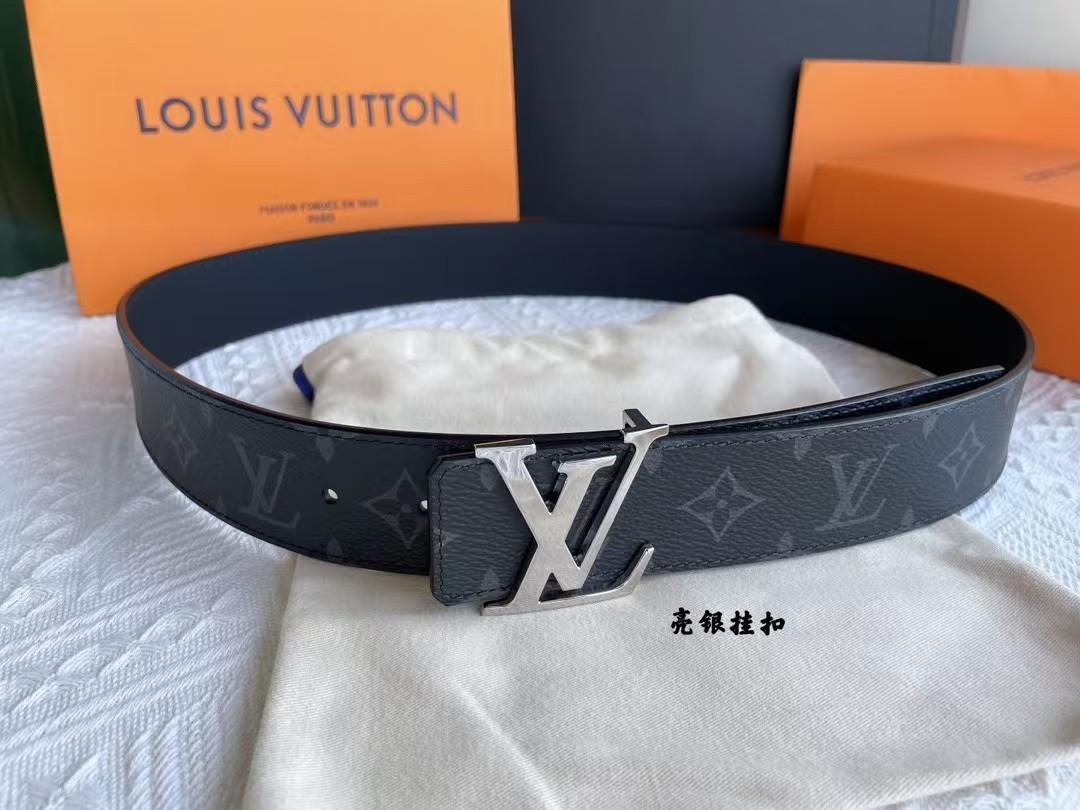 Vuitton グレー