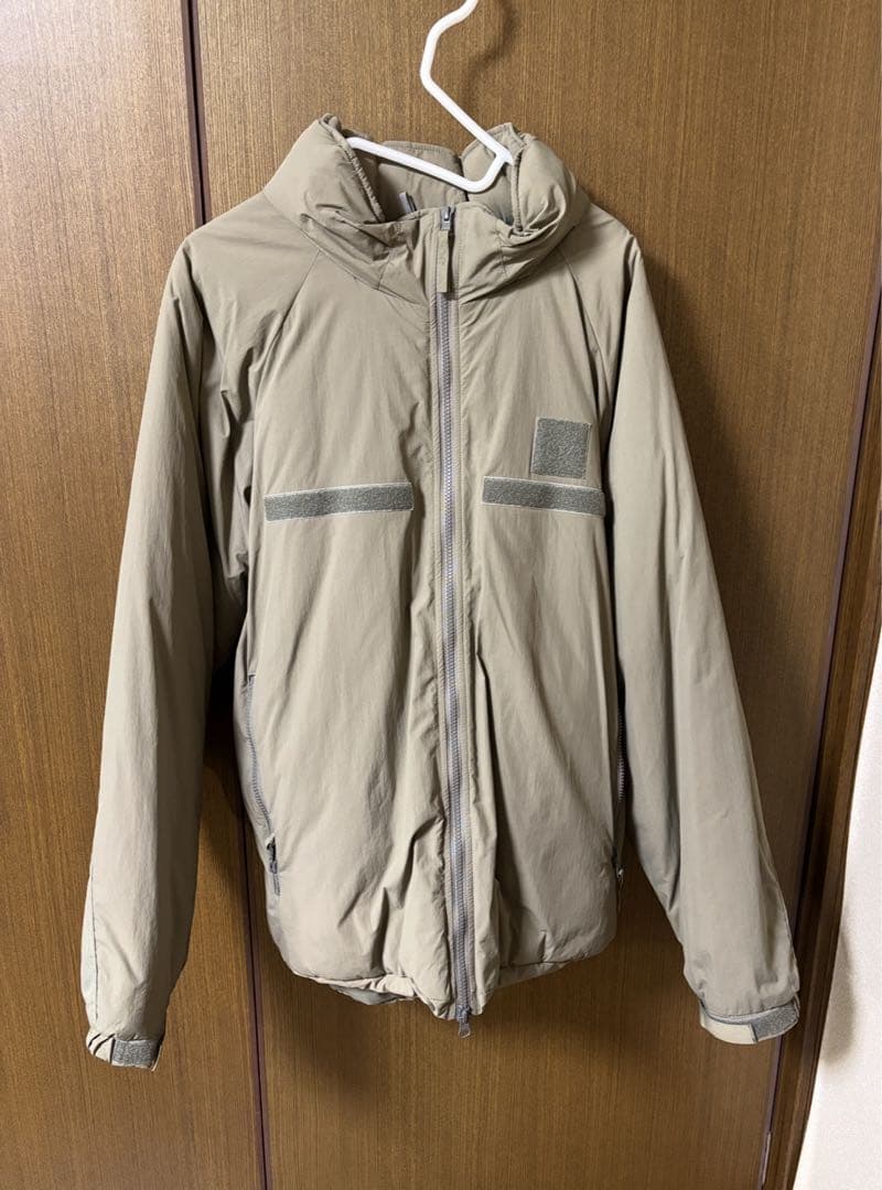 ベージュ ミリタリージャケット フード付き ベージュ ミリタリージャケット フード付き