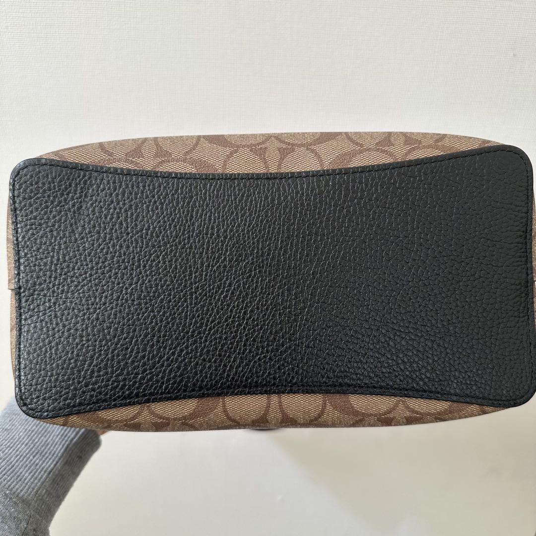 ア*^様 COACH シグネチャー バスキア ショルダー トートバッグ レキシー