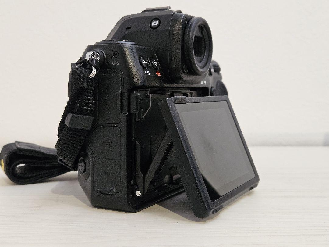 Nikon Z8 ミラーレス一眼カメラ　ニコン