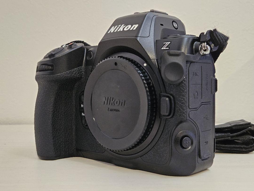 Nikon Z8 ミラーレス一眼カメラ　ニコン